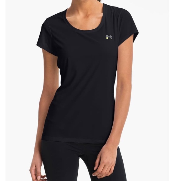 Workout Essential Women’s Under Armour Flyweight Running Top, Medium NWT - Picture 9 of 9